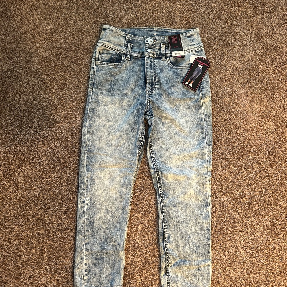Juniors Acid Wash Jeans